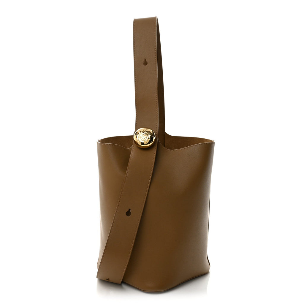 Smooth Calfskin Medium Pebble Bucket Bag Oak