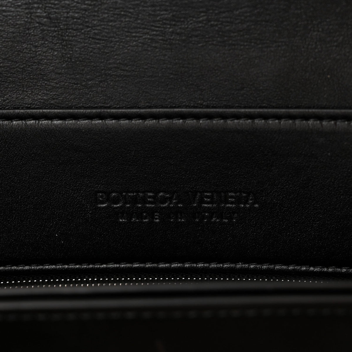 Calfskin Intrecciato Medium Andiamo Messenger Bag Black
