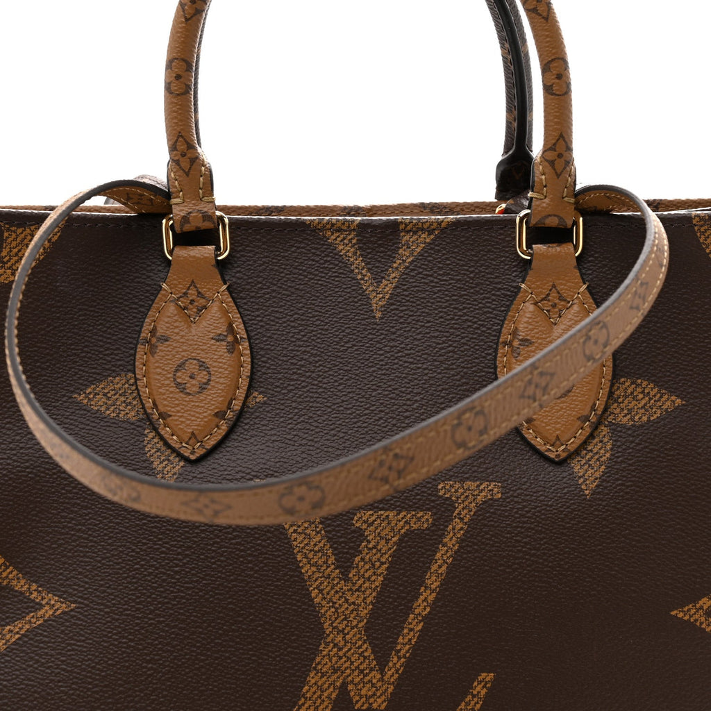 Reverse Monogram Giant Onthego MM