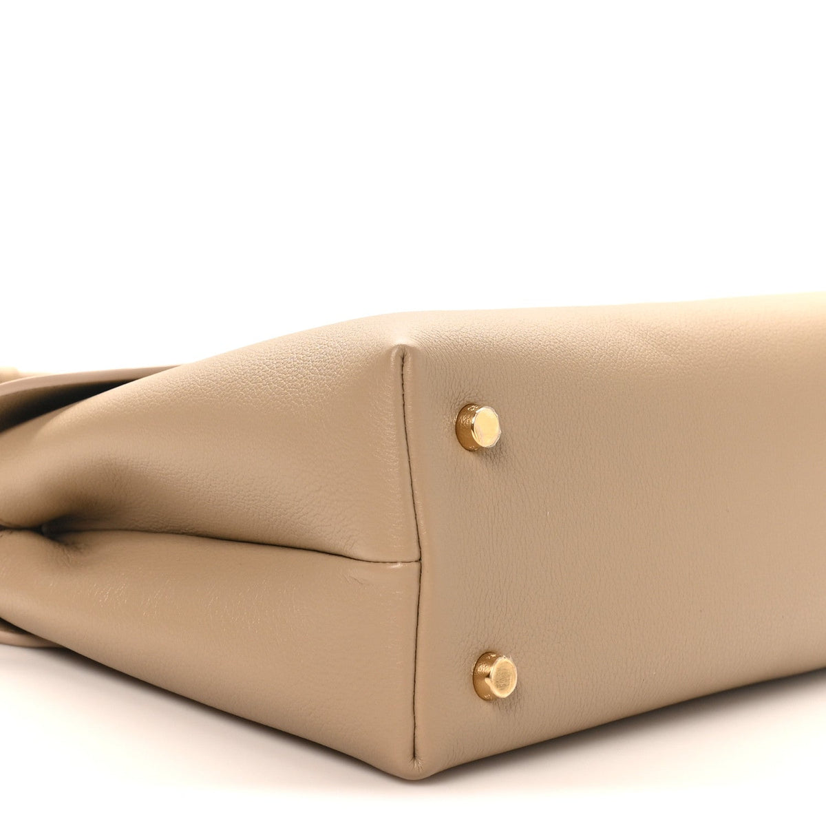 Supple Grained Calfskin Medium Nino Safari