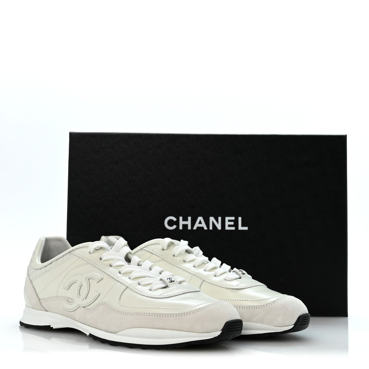 Suede Calfskin Quilted CC Sneakers 39 White Black