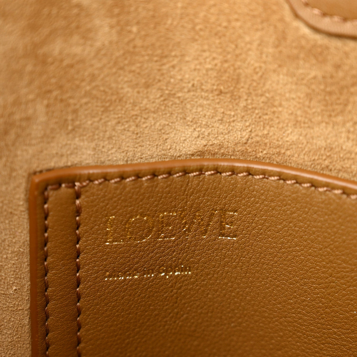 Smooth Calfskin Medium Pebble Bucket Bag Oak