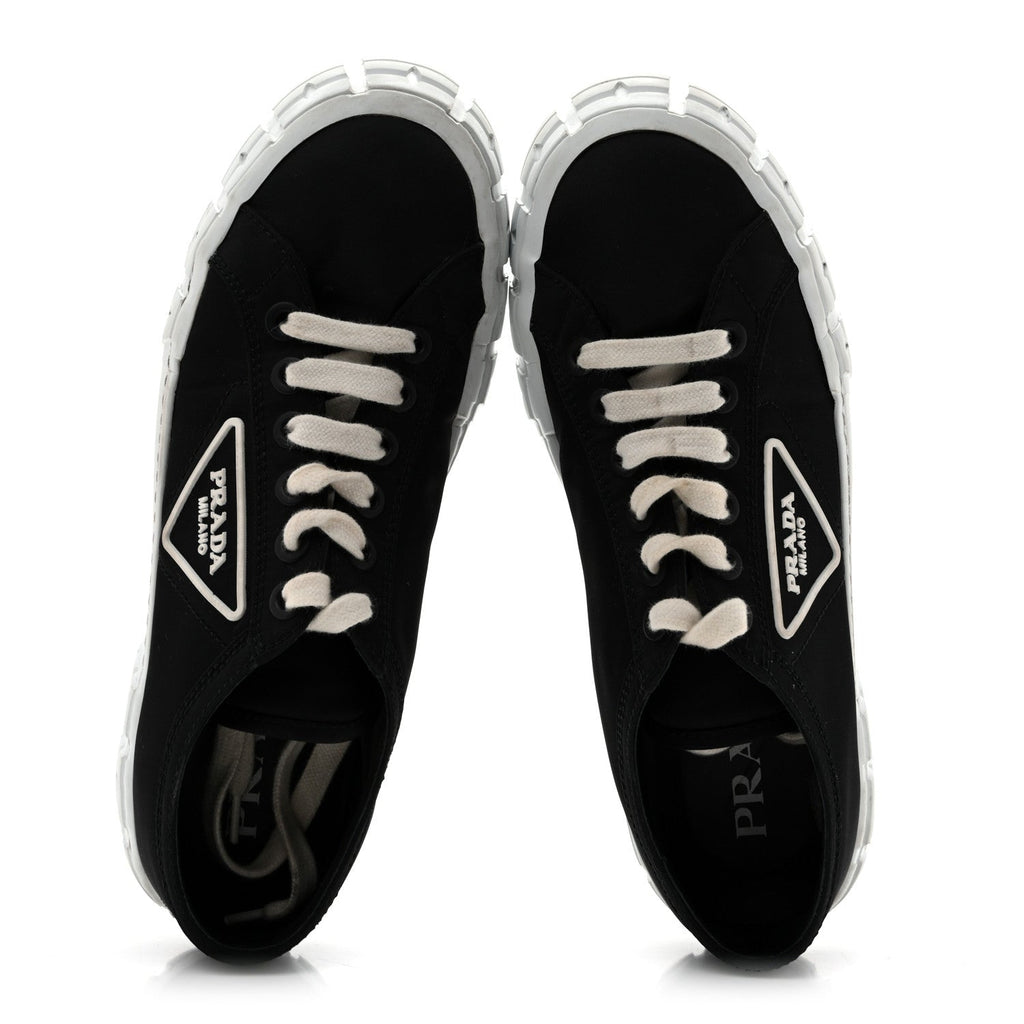 Re-Nylon Gabardine Triangle Logo Double Wheel 50mm Sneakers 38.5 Black