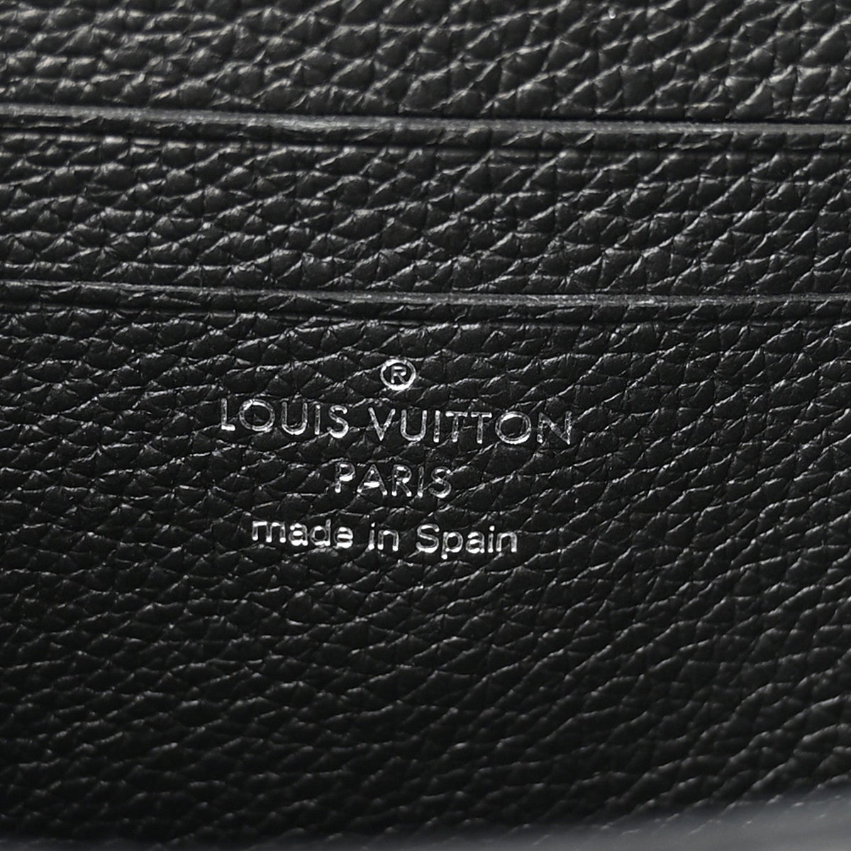 Calfskin Nano Lockme Bucket Black