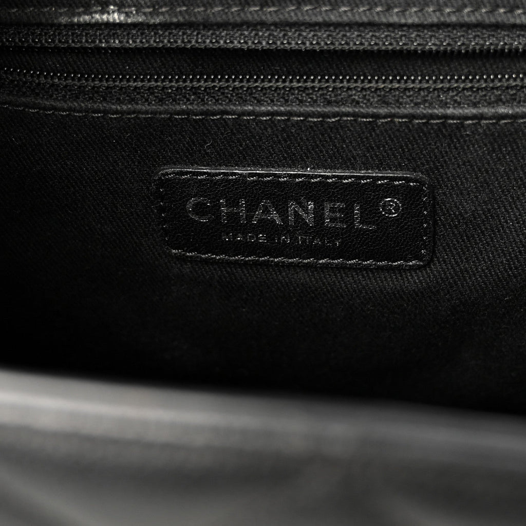 Caviar Quilted Medium CC Bucket Bag Black