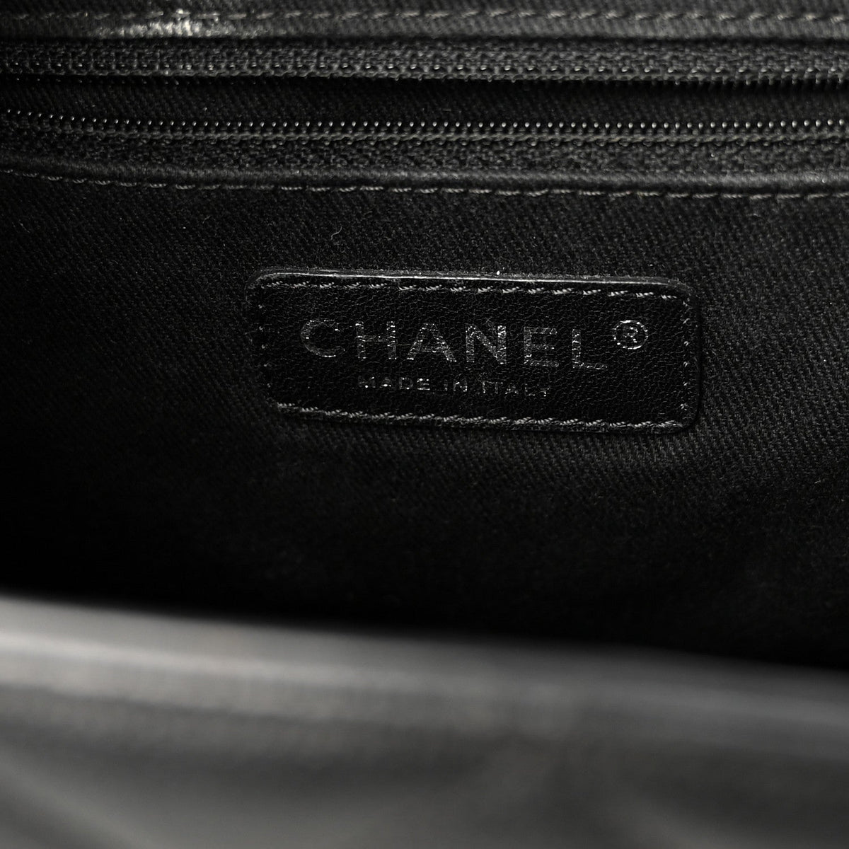 Caviar Quilted Medium CC Bucket Bag Black