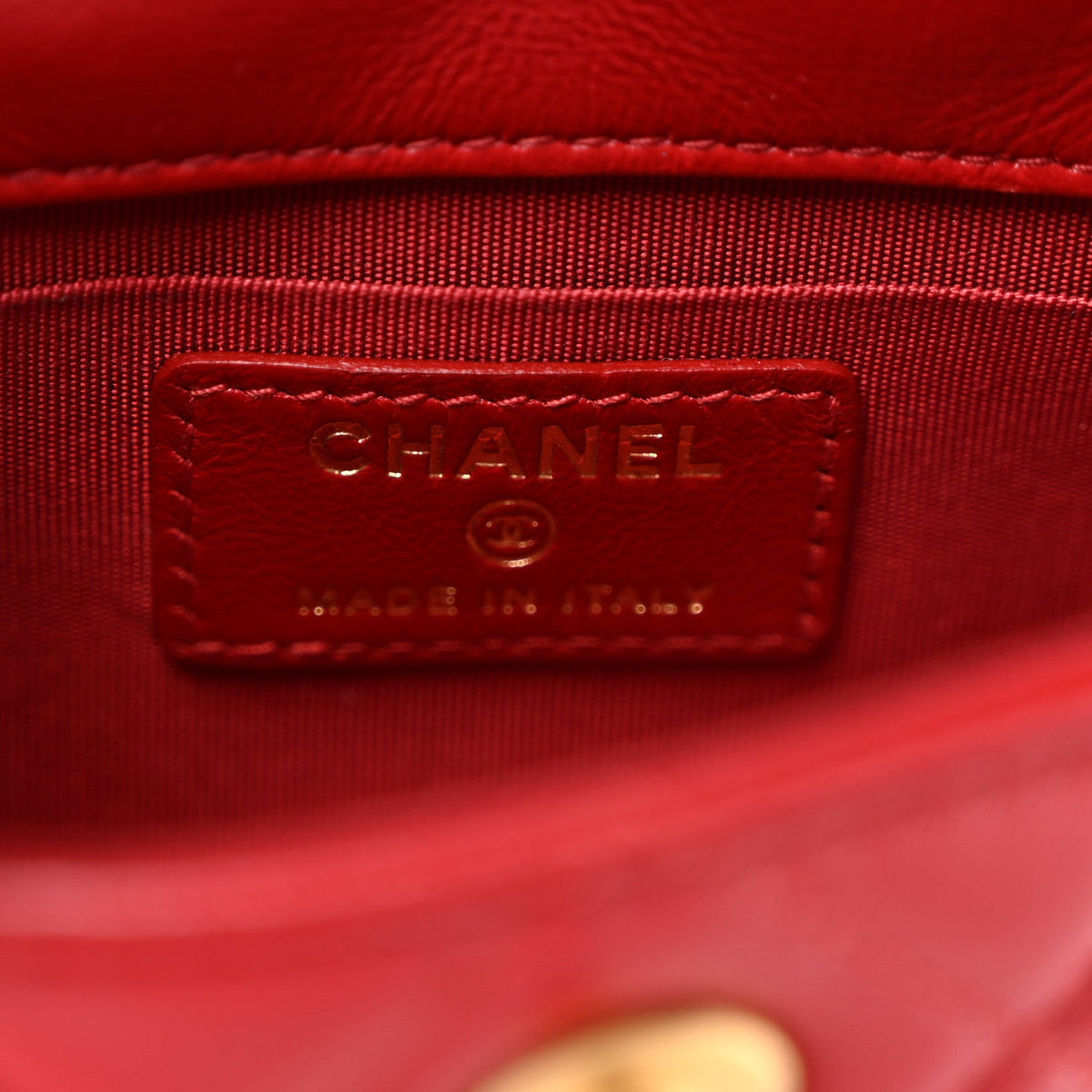 Shiny Lambskin Quilted Extra Mini Flap Red