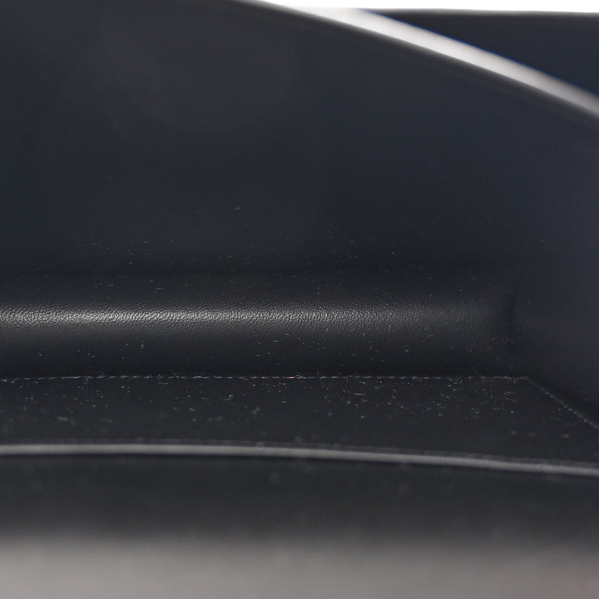 Epsom Constance 18 Black