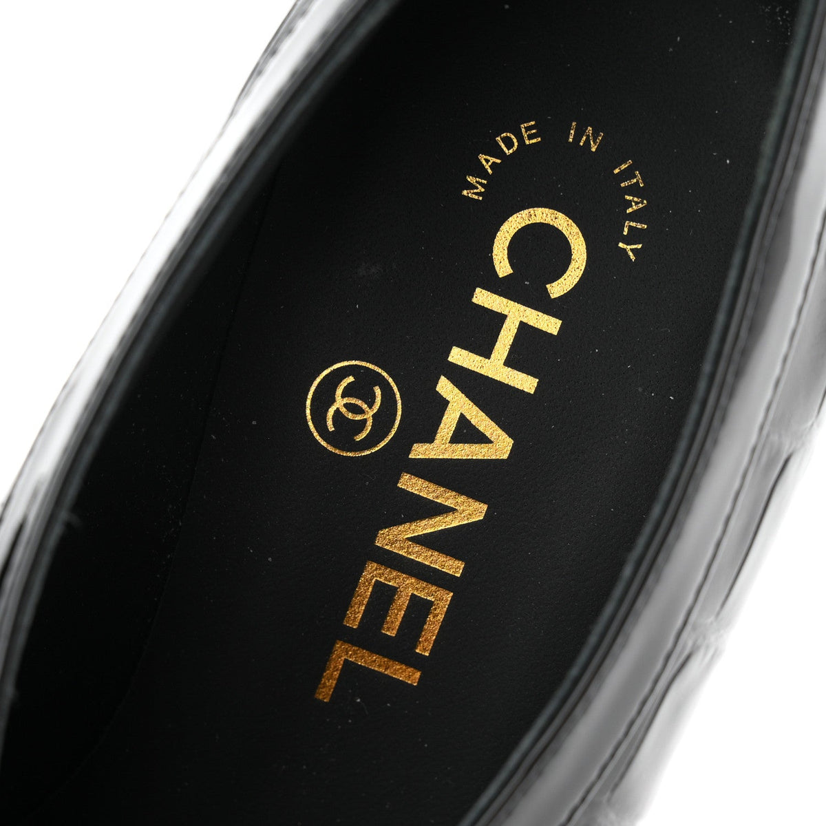 Crocodile Embossed Patent Calfskin Pumps 36 Black
