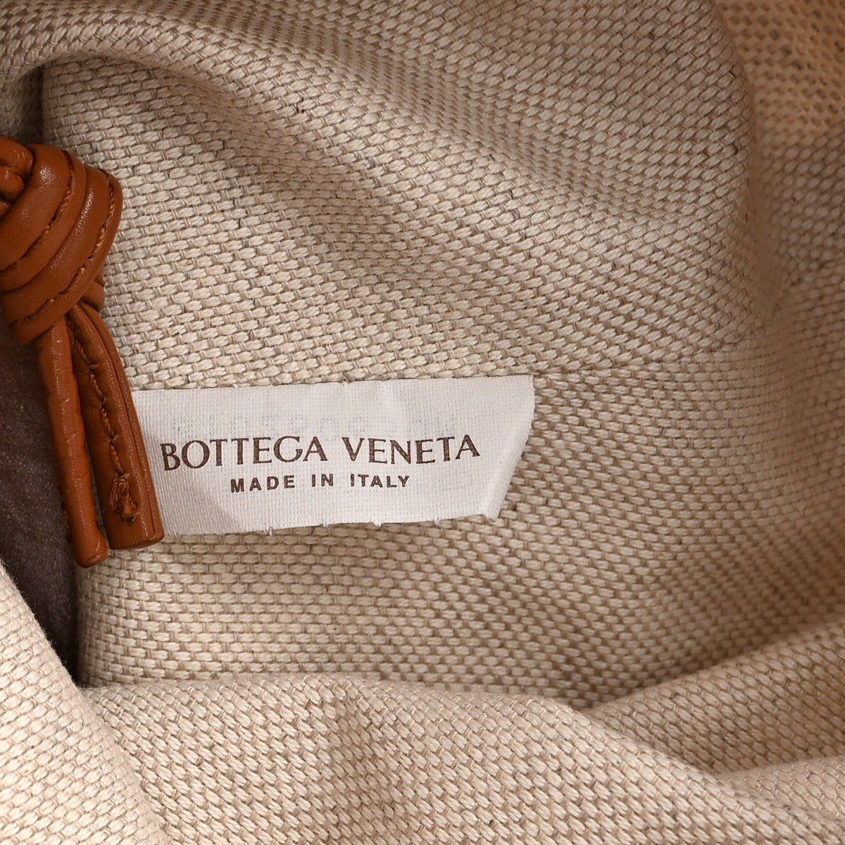 Calfskin Intrecciato Small Foulard Kalimero Bucket Bag Wood
