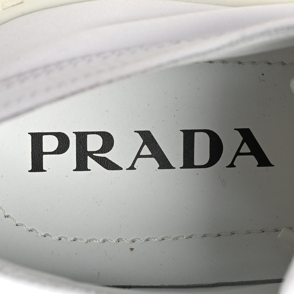 Re-Nylon Gabardine Triangle Logo Double Wheel 50mm Sneakers 40 White