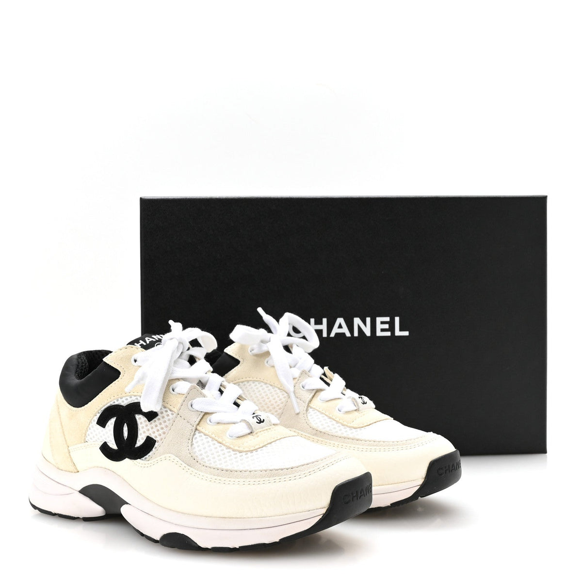 Mesh Suede Calfskin Grained Calfskin Womens CC Sneakers 36 White Black