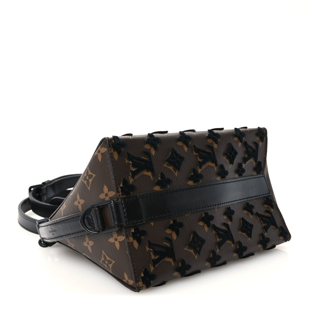 Taurillon Monogram Christopher MM Backpack Blue