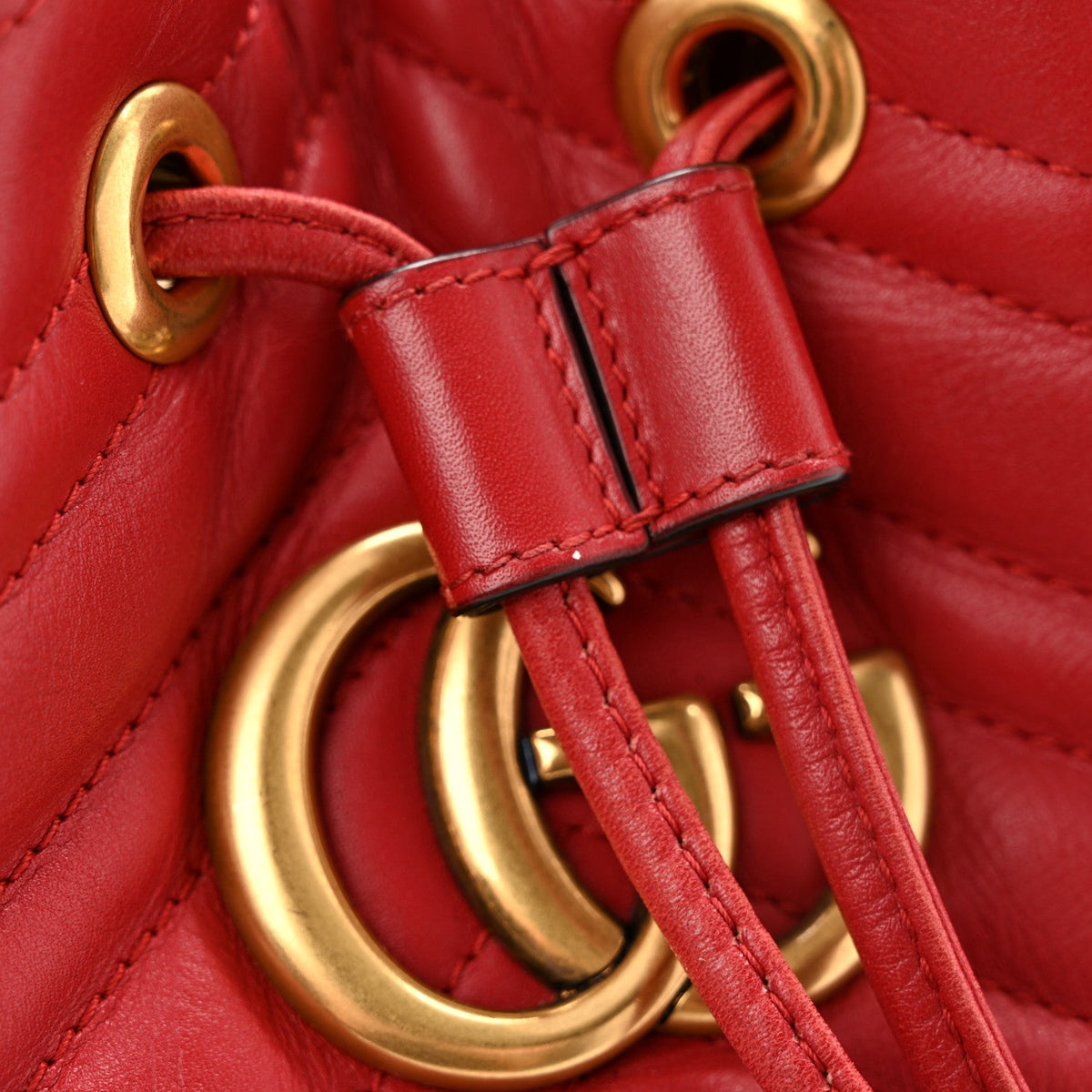 Calfskin Matelasse Sylvie Web GG Marmont Bucket Bag Hibiscus Red