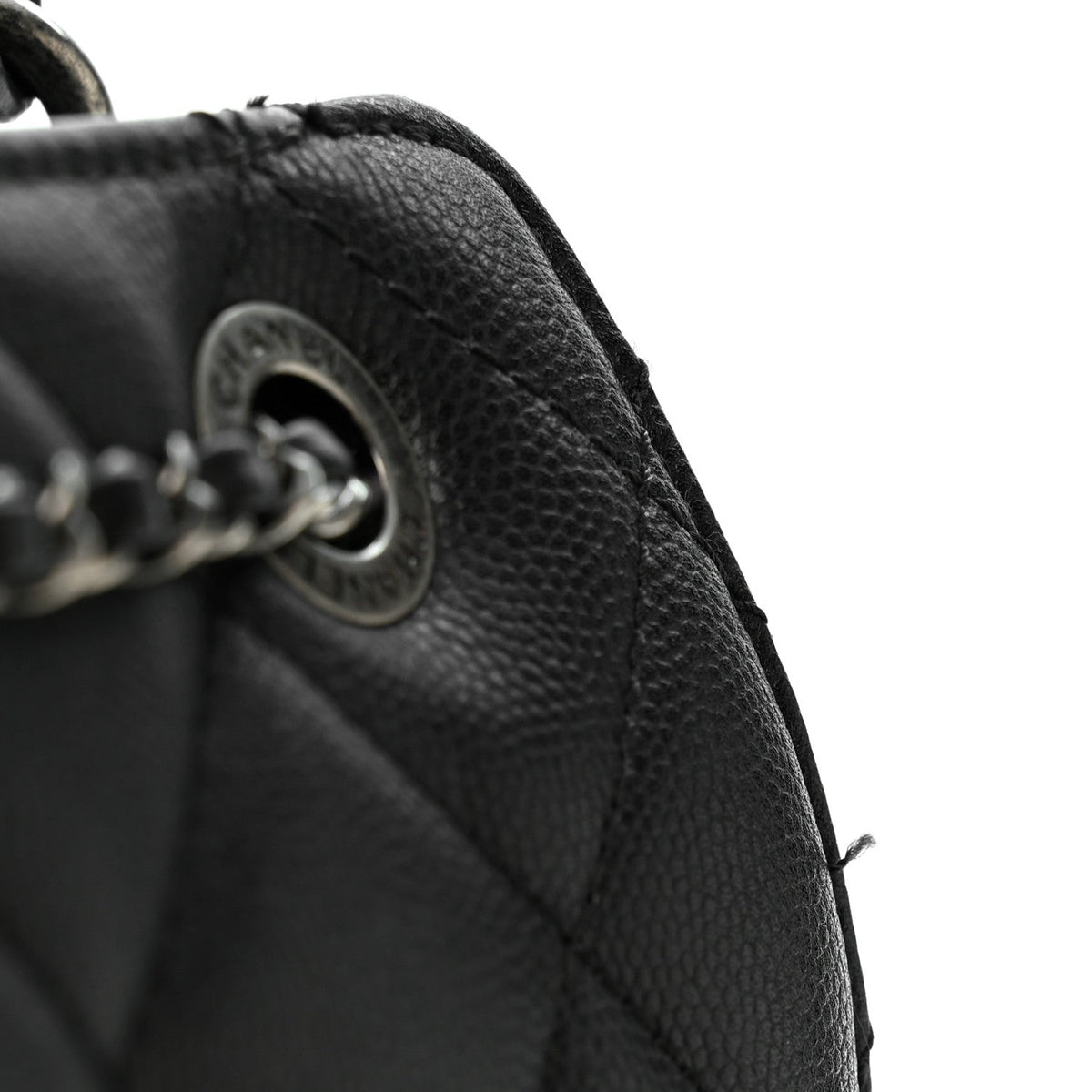 Caviar Quilted Medium CC Bucket Bag Black