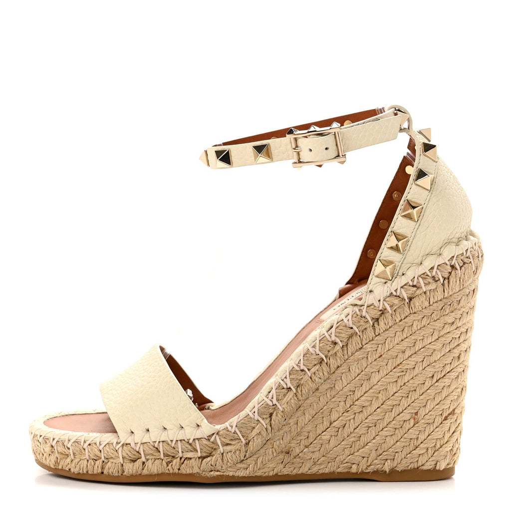 Grained Calfskin Rockstud Ankle Strap Espadrille 15/105mm Wedge Sandals 35 Light Ivory Natural