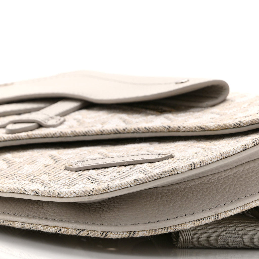 Oblique Saddle Messenger Pouch Beige