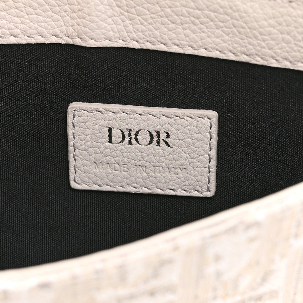 Oblique Saddle Messenger Pouch Beige