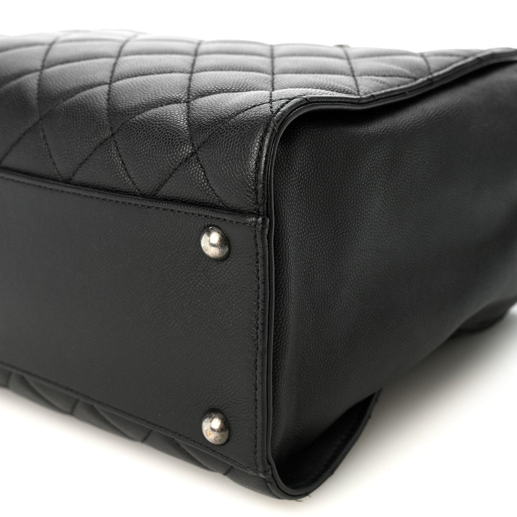 Caviar Quilted Medium CC Bucket Bag Black