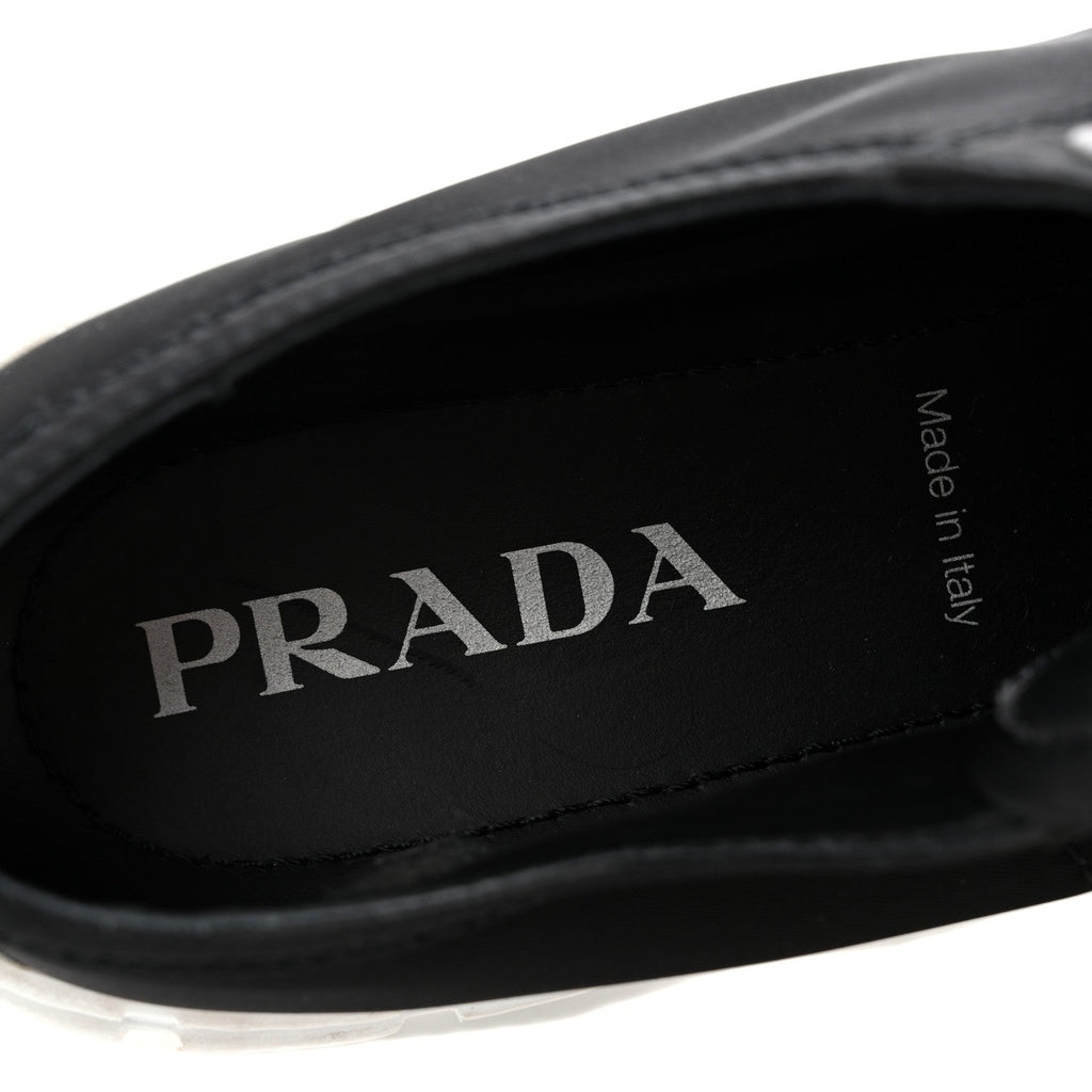 Re-Nylon Gabardine Triangle Logo Double Wheel 50mm Sneakers 38.5 Black