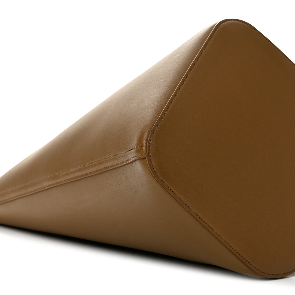 Smooth Calfskin Medium Pebble Bucket Bag Oak