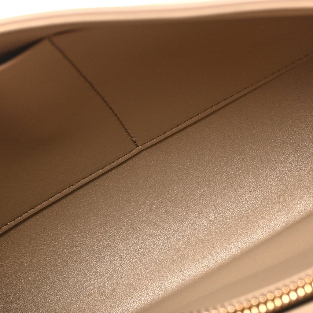 Supple Grained Calfskin Medium Nino Safari